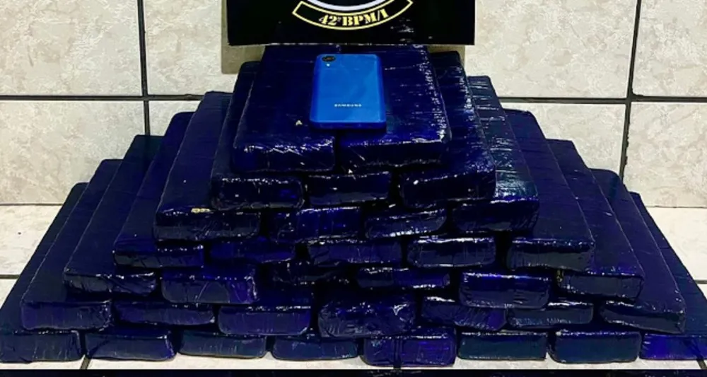 Mulher é presa com 35 tabletes de maconha em Presidente Epitácio