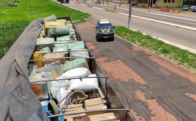 PRF apreende carga de mercadorias ilegais em Bataguassu