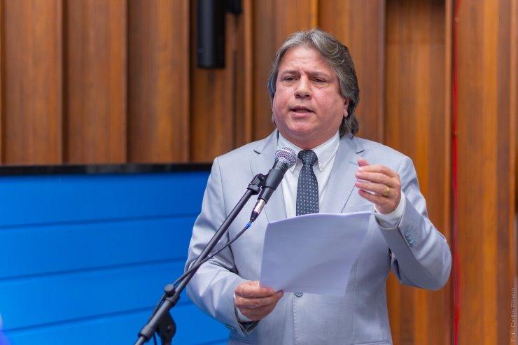 Deputado Caravina cobra secretário por atraso em concurso da Polícia Civil de MS
