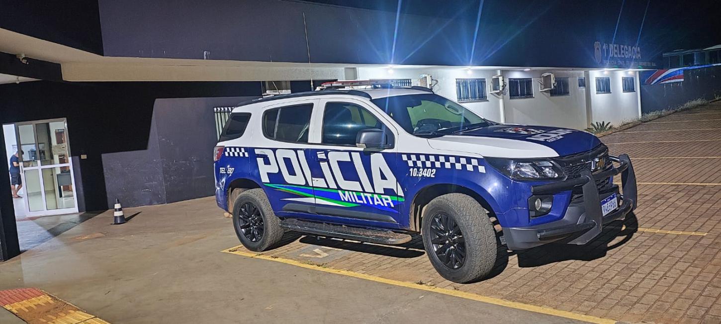 Homem foge pelos telhados após denúncia de agressão e é contido pela Polícia Militar em Bataguassu