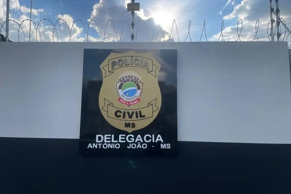Professor é preso sob suspeita de abusar de alunas em escola de MS