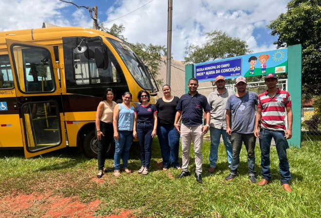 Novo ônibus reforça transporte de estudantes no Assentamento Santa Clara