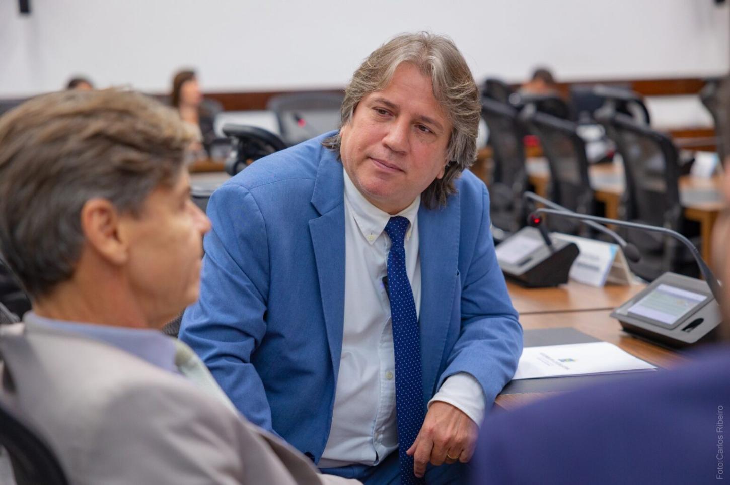 Caravina solicita adequação de lei para garantir direitos de policiais civis mulheres