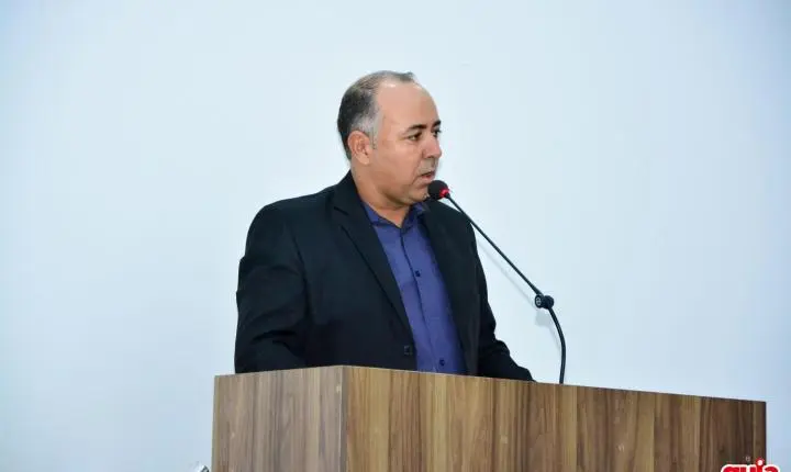 Câmara aprova prorrogação do Plano Municipal de Educação e presta homenagens a servidores e bombeiro